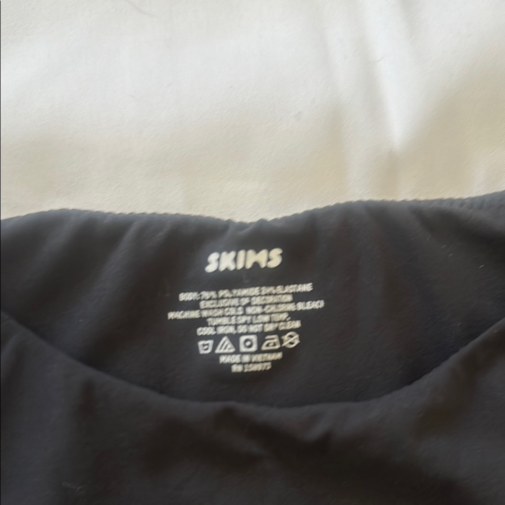 Skims Fits Everybody High Neck Bodysuit in ONYX - Picture 2 of 6